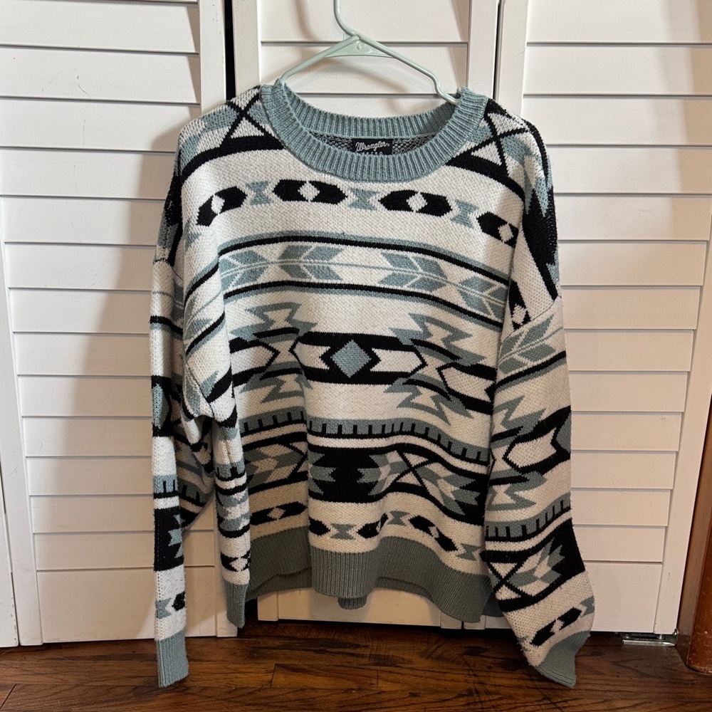 Wrangler Retro Geometric Sweater in Black, Turquoise, and White
Size: XL